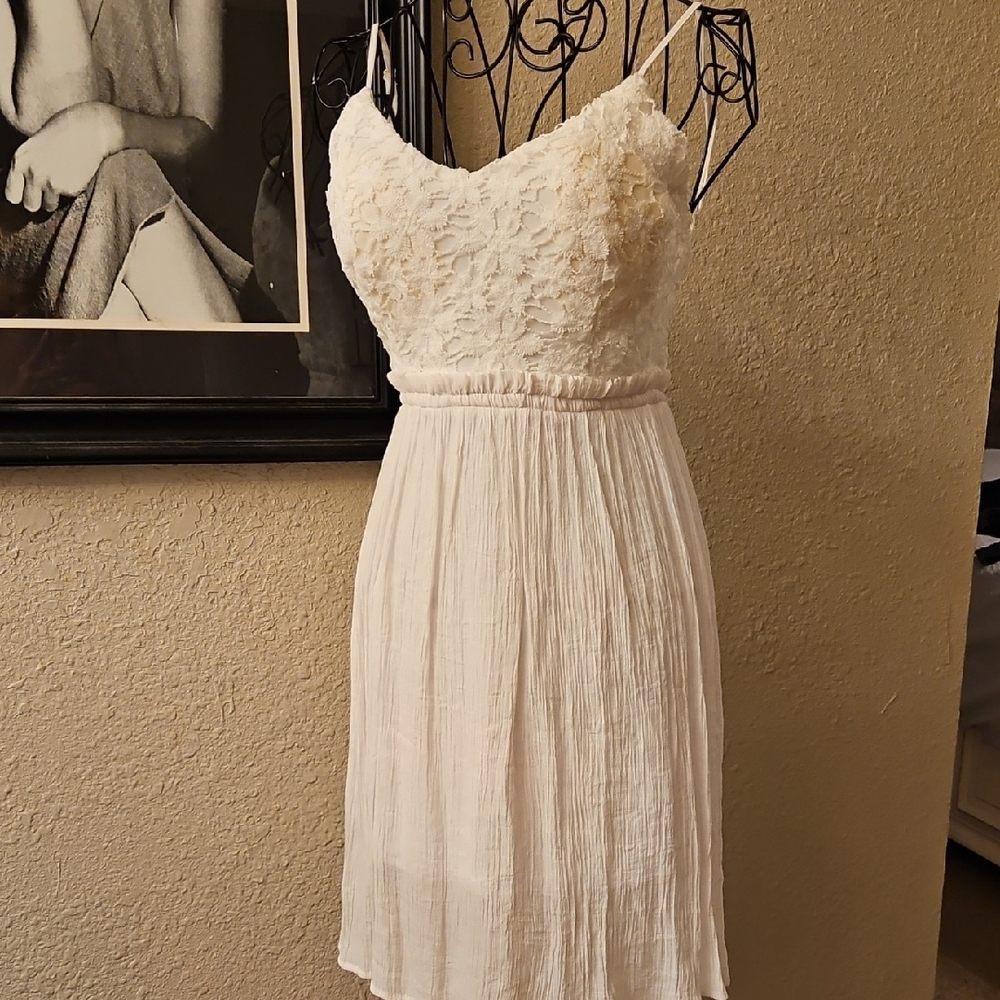 Mind Code White Lace Midi Dress